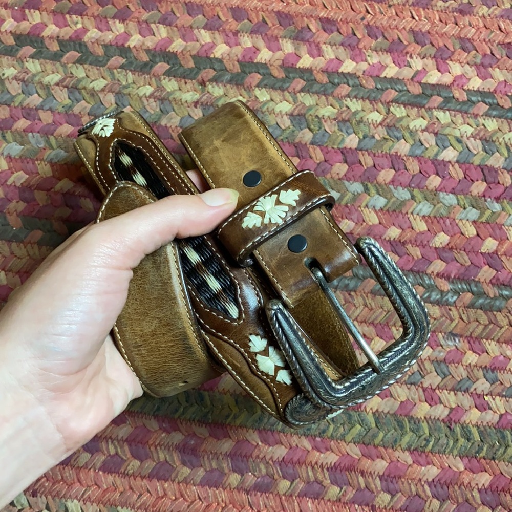 1995 VINTAGE JUSTINS BROWN LEATHER EMBROIDERED CONCHO WESTERN COWBOY BELT